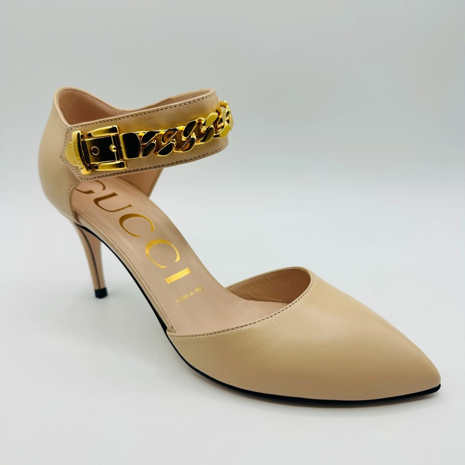 Pompe à talons femme en cuir beige Gucci avec chaîne cheville en or 626711 6705