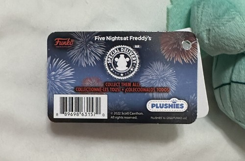 FNAF Five Nights at Freddy's Liberty Chica Funko Peluche Walmart NUEVO - Imagen 5 de 5