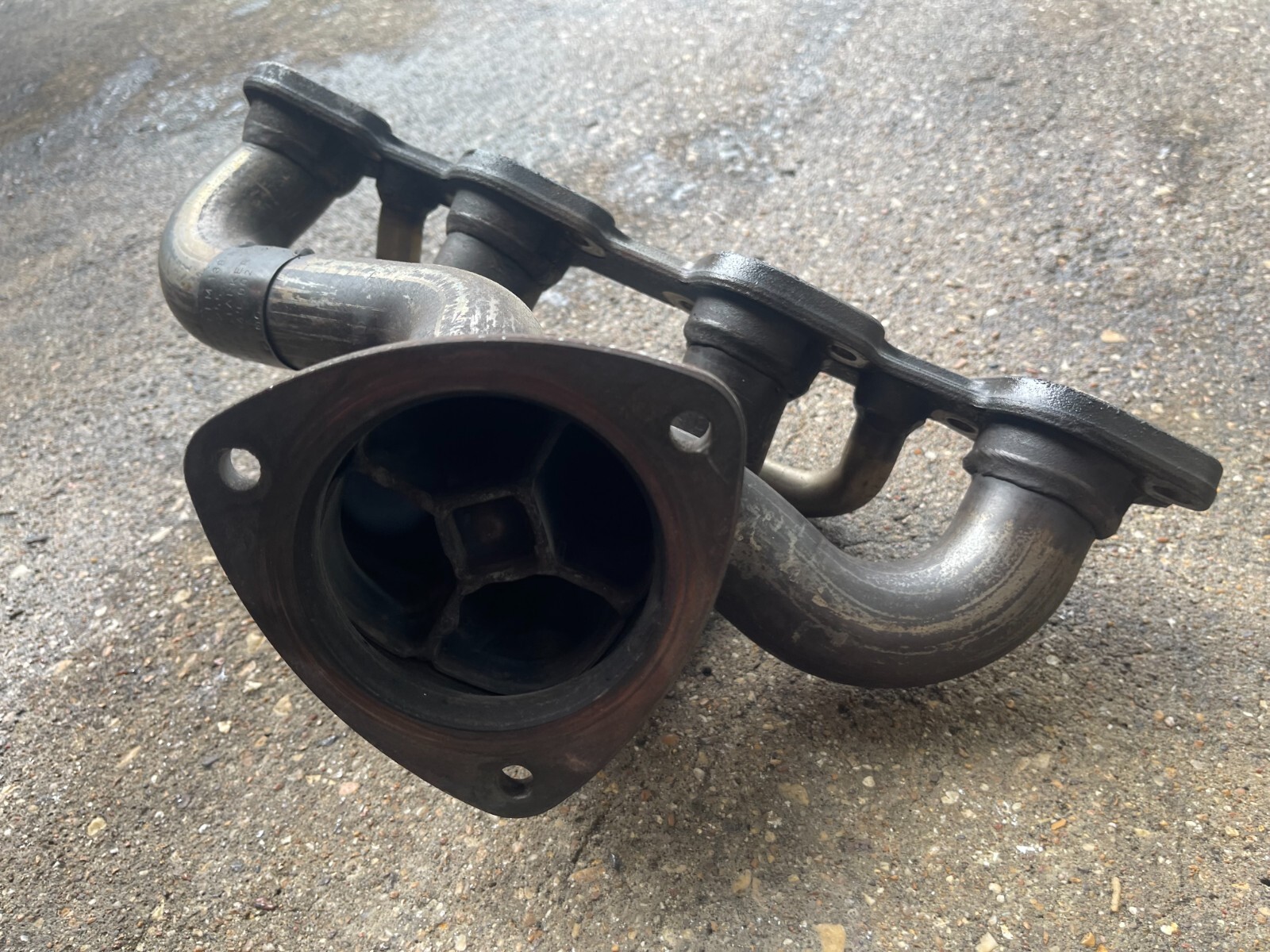 2007 Maserati Quattroporte 4.2L RIGHT PASSENGER SIDE EXHAUST MANIFOLD HEADER OEM