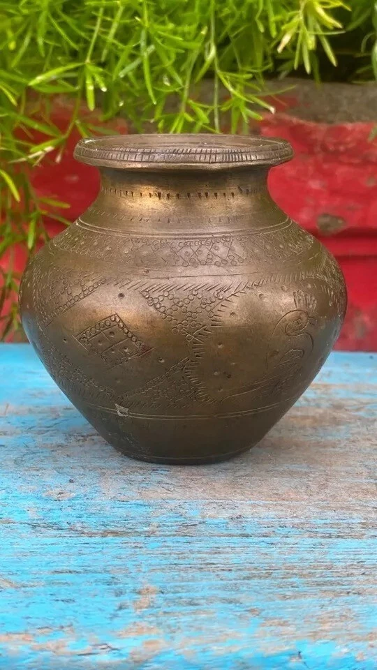 Ancient Rare Hand Crafted Peacock & Floral Figure Engraved Bronze Made Water Pot - Image 2 of 4