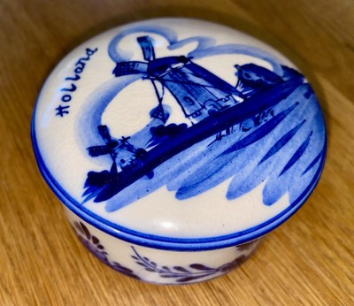 Vintage Holland Delft Souvenir Weiß Blau Runde Deckeldose Windmühle 6x10cm Neu