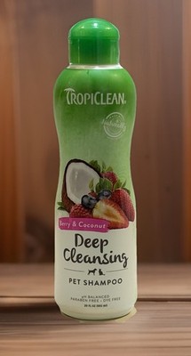 TropiClean Berry & Coconut Deep Cleansing Pet Shampoo Long Lasting Odor Control