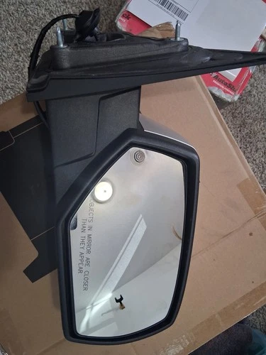 2015 Chevrolet Silverado 1500 Right Passenger Mirror Assembly OEM Used