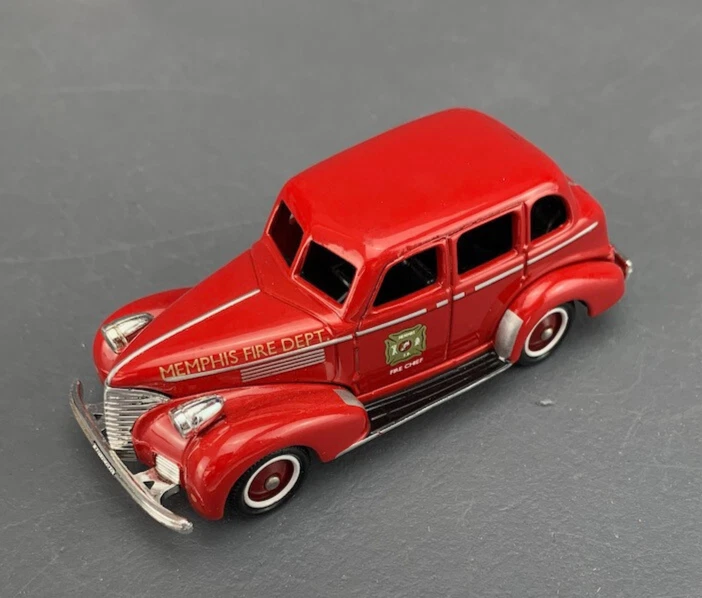 1:43 Corgi FIRE HEROES 1939 Chevrolet Sedan Memphis F.D. Fire Chief D1499 - Image 2 of 4
