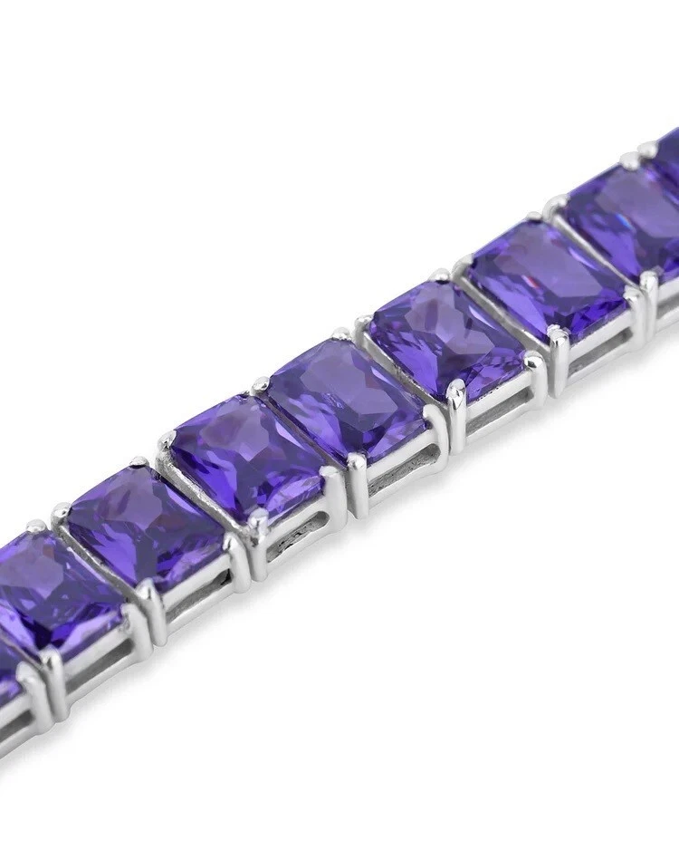 Brazalete para mujer tenis amatista corte esmeralda creado en laboratorio 21 quilates enchapado en oro de 14 quilates Foto 2 de 3