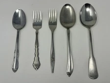 Mixed Lot Of 5 Oneida Flatware - 3 Spoons - 2 Forks