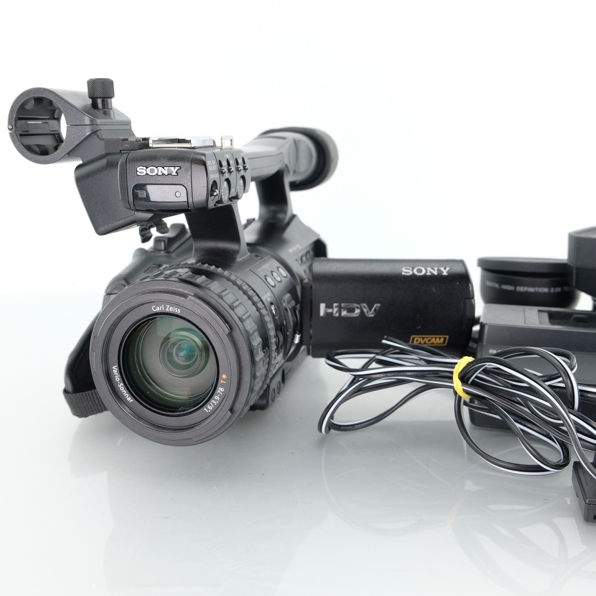 Sony HVR-V1P HDV Camcorder Kit 1080i Mini DV Pro Video Camera +