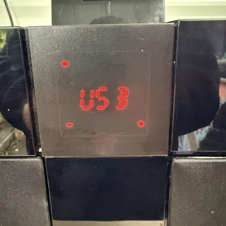 LG ND8520 Bluetooth AirPlay Docking Speaker System Cube iPod iPhone Dock 35W - Image 3 of 4