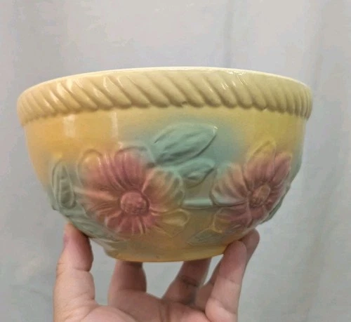 Vintage Hull Pottery Bowl Oven Proof Sunglow Flowers Pattern 7.5" Diam USA