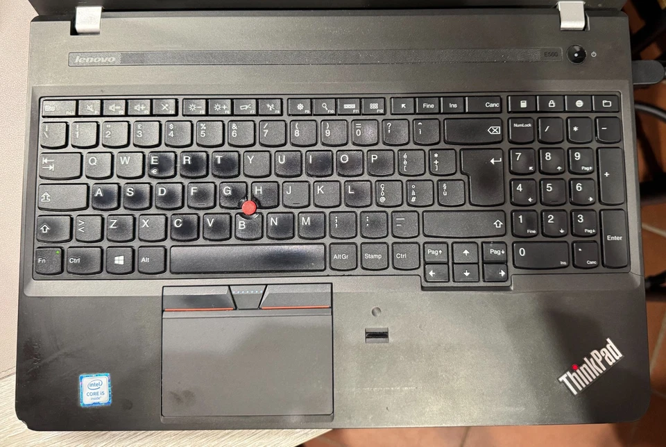 Lenovo Thinkpad E560 15" 20EW - Immagine 2 di 4