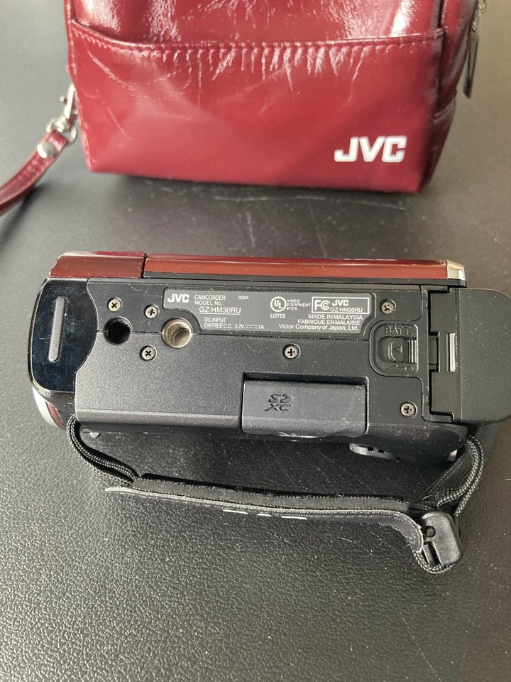 JVC Everio GZ-HM30 HD Camcorder 40x Optical Zoom Red w/ Bag - Image 4 of 4
