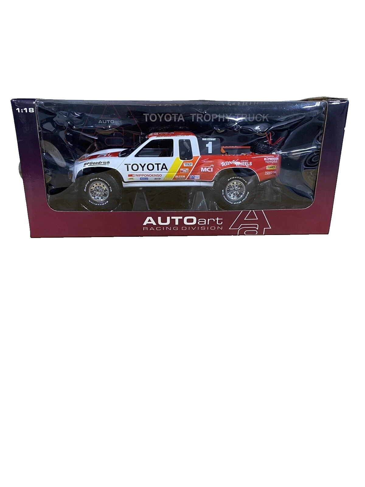 AUTOart 1:18 Scale Diecast Trucks