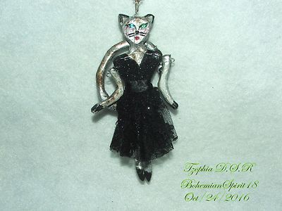 ARTISAN TZOPHIA DANCING CAT BALLERINAE JOINTED HAND SCULPT PENDANT NECKLACE