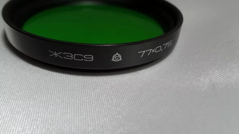 a GREEN ZhZC-9 77x0.75 Vintage light filter 77mm cap for LENS 0716
