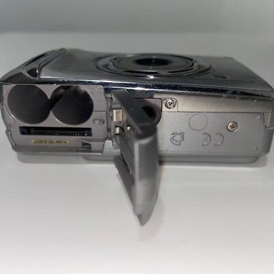 Fujifilm FinePix A610 6.3 MP Digital Camera - Silver