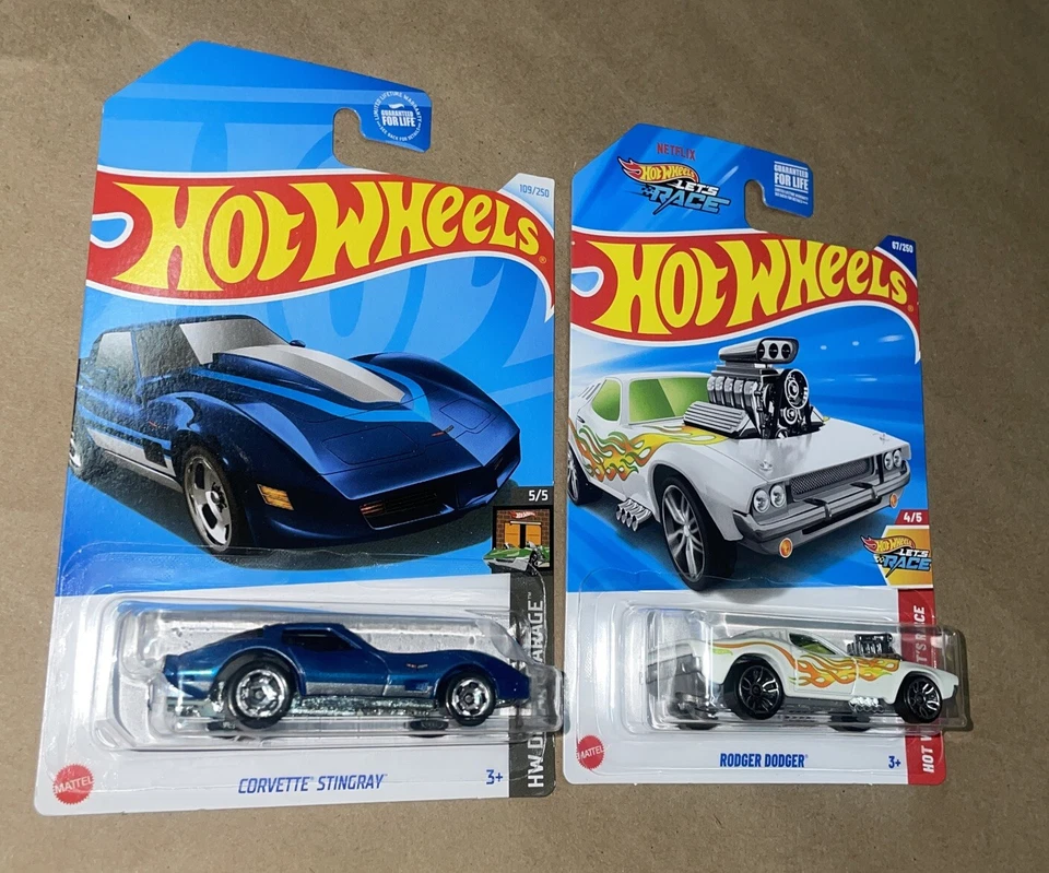 New 2024 Hot Wheels CORVETTE STINGRAY Blue HW Dream Garage & Roger Dodger Lot 2 - Image 3 of 4