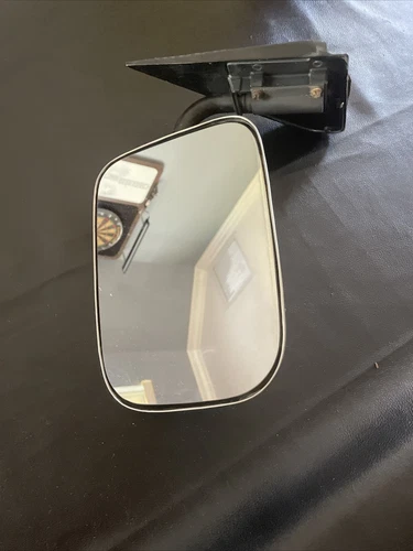 GM OEM 15697329 Driver Side Mirror 1988-1994 Chevrolet K1500 C1500 USED
