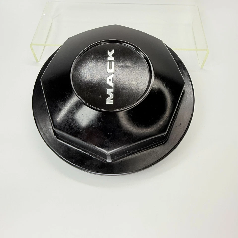 Tapacubos delanteros Mack Trucks OEM 21302471 negro hecho en Suecia Foto 4 de 4