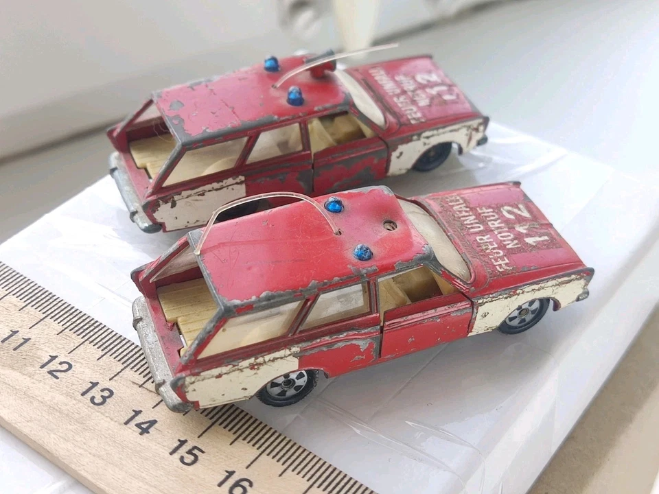 Set 2 Siku Ford 17 M Turnier V213 Germany fire engine Diecast Vintage Retro Car - Image 3 of 4