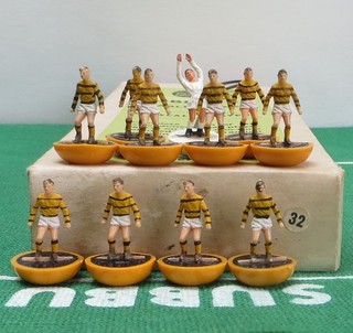 SUBBUTEO HW TEAM REF 32 DUMBARTON ON ORANGE BASES IN ORIGINAL NUMBERED BOX.