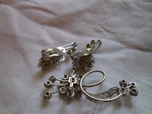 Vintage White Rhinestone Set Earrings & Pin - Picture 4 of 4