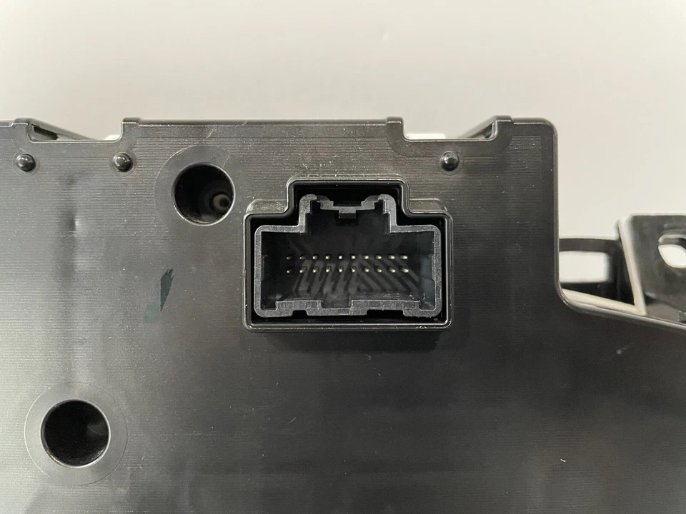 07-12 Silverado 2500HD 3500 Speedometer Instrument Gauge Cluster - Image 4 of 4