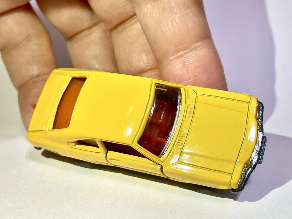 TOMICA - MAZDA SAVANNA GT / RX3 Personalizado Pintado Amarillo TOMICA COMO NUEVO MUY BUEN ESTADO Foto 2 de 4