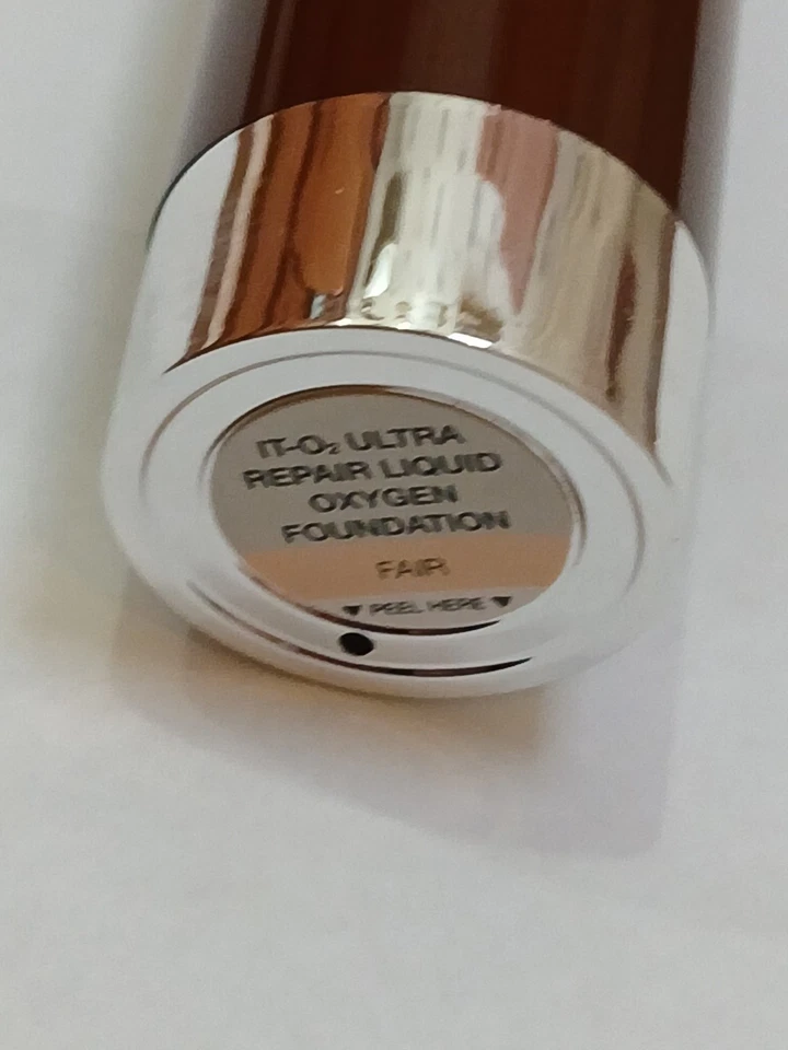 It Cosmetics It-O2 Ultra Repair Liquid Oxygen Foundation FAIR, 30 ml New in Box - Image 2 of 4