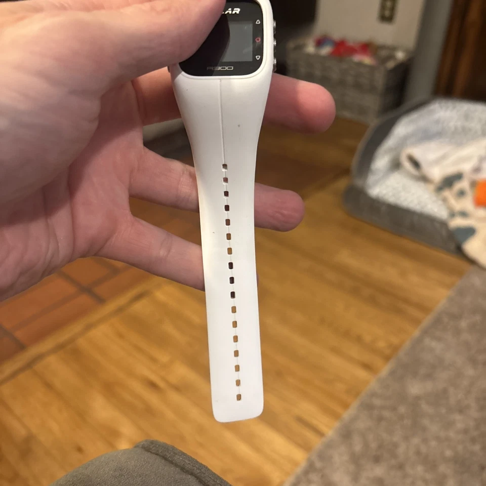 Monitor de fitness e atividade Polar A300 branco em excelente estado usado - Imagem 4 de 4