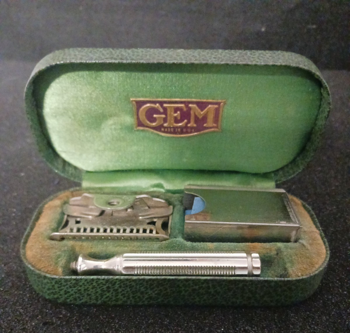 With Case And Extra Blades In Box