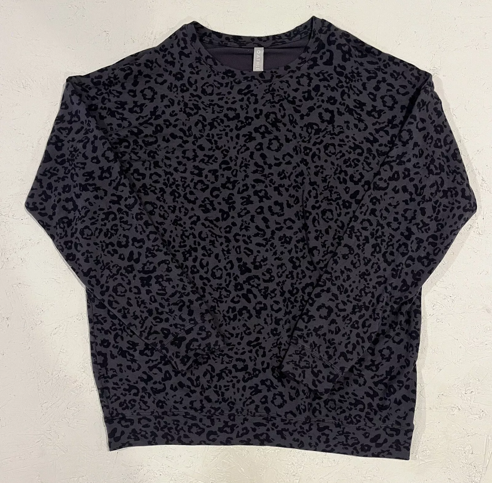 athleta pure luxe leopard style 502398 black sweatshirt
