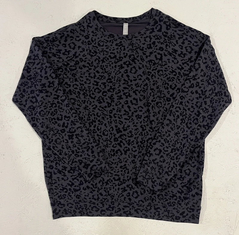 athleta pure luxe leopard style 502398 black sweatshirt