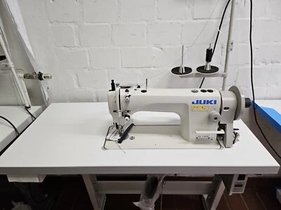 JUKI Industrienähmaschine Zweifachtransport für Polster & Leder mit Servomotor - Bild 1 von 4