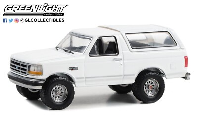 1:64 GreenLight HOBBY EXCLUSIVE Oxford White 1993 Ford Bronco XLT