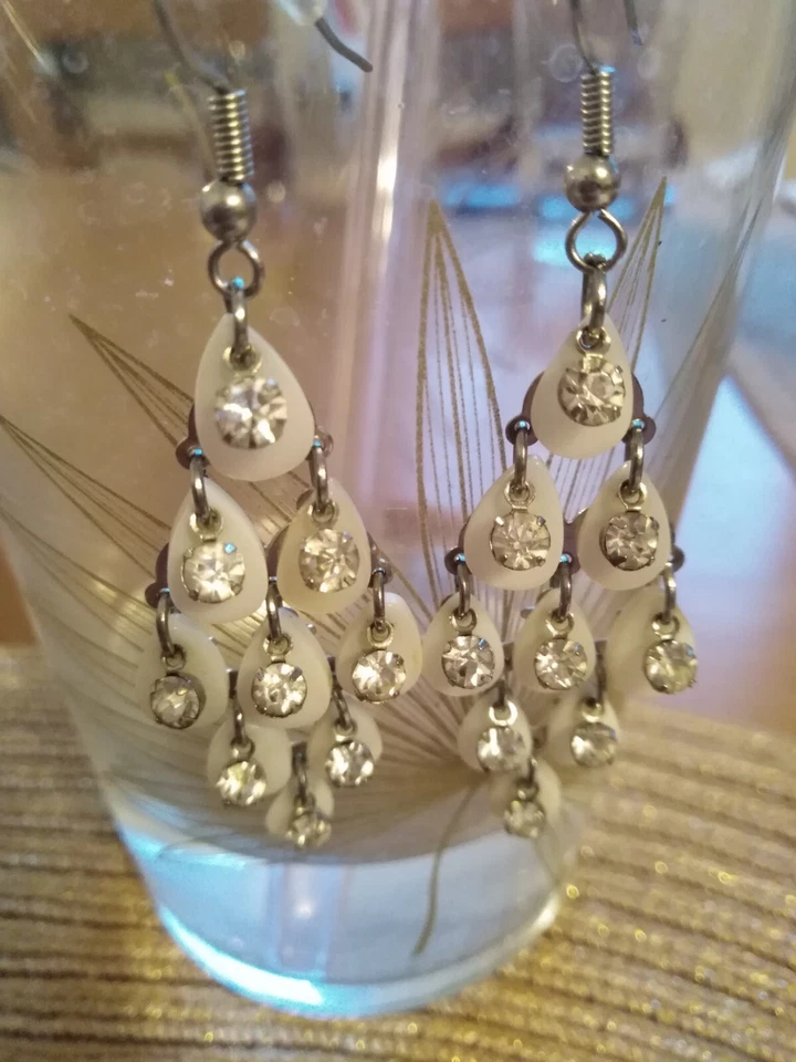 Ohrringe / Ohrhänger "Perlmuttraute" Perlmutt mit Zirkonia - Bild 3 von 4