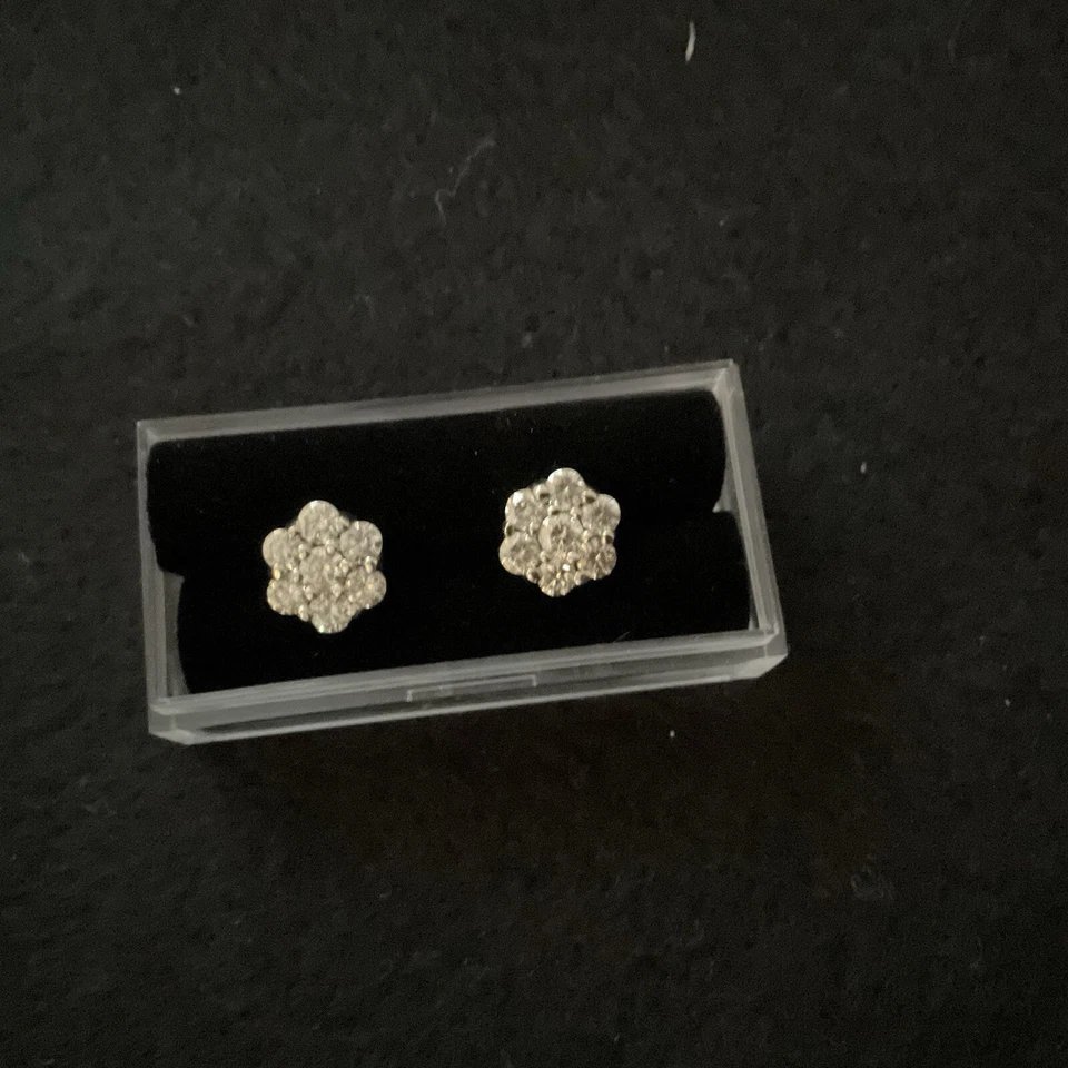 14k Solid White Gold 1.70 Ct TW Diamond Flower Cluster Stud Earrings - Image 2 of 4