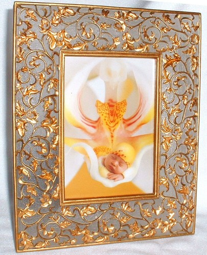 dekorativer Bilderrahmen 20,5 x 16 cm ~ Fotorahmen goldene Blumenranken  - Bild 1 von 4