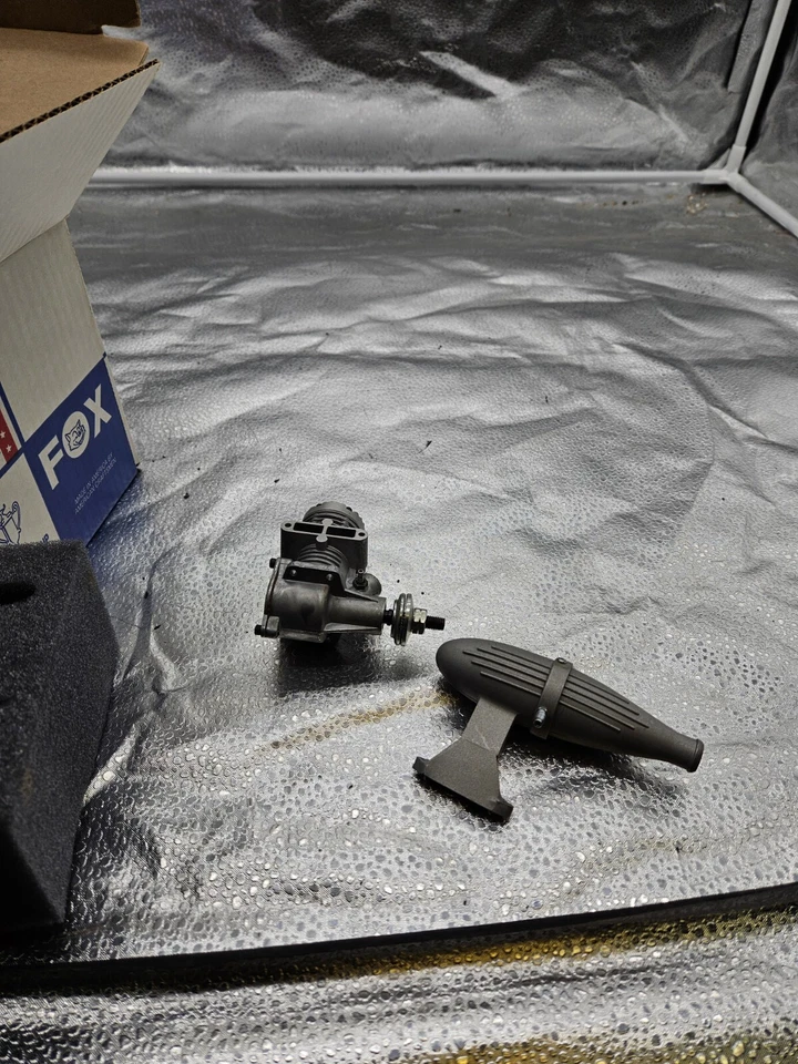 1998 Vintage Fox 35 Stunt 50th Anniversary Control Line Model Engine Excellent - Image 3 of 4