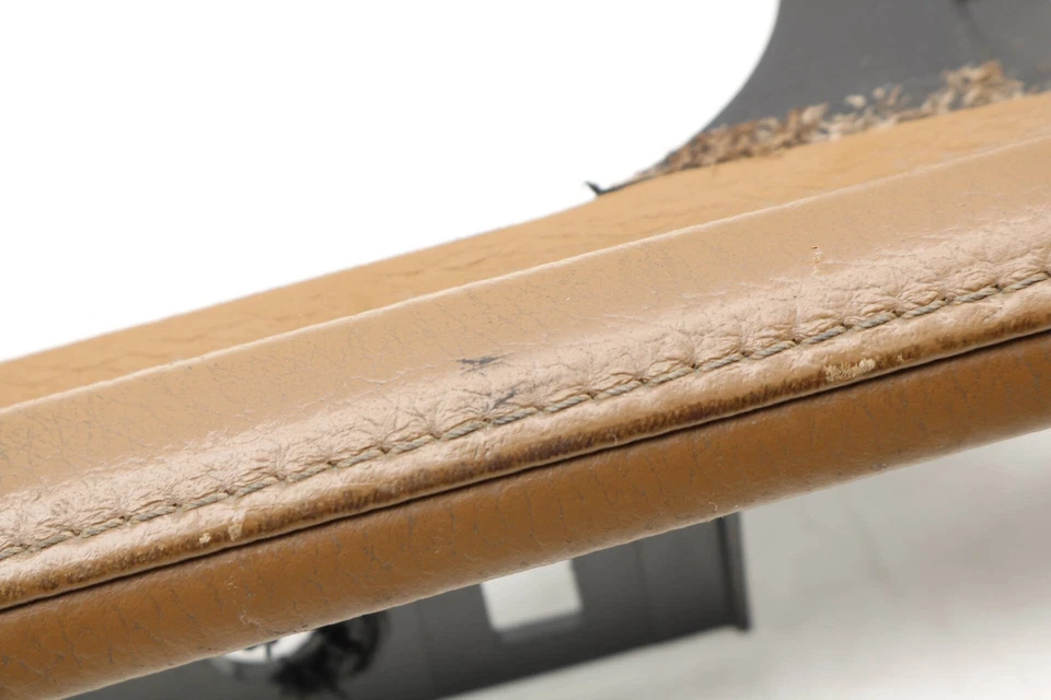 2009-2013 BMW 335I XDRIVE - Front LEFT DOOR Panel Armrest / ARM REST 9139623 - Image 3 of 4