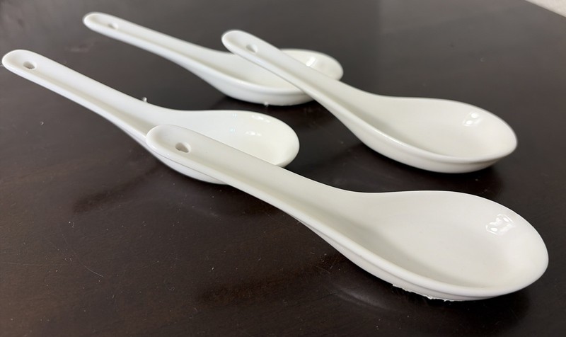 White Porcelain Asian Soup/Raman Spoon set of 4.