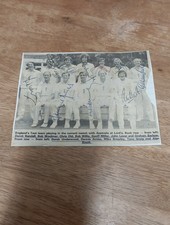 England Cricket Team Photo Original Signatures On Newspaper Photo x10