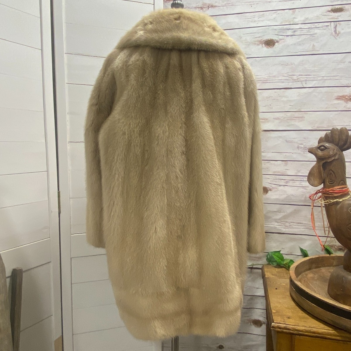 VTG Fur Coat Des Moines Iowa Mid-Length Beige Collar Winter