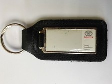 TOYOTA SIMS NORTHAMTON YARIS RAV4 COROLLA HIGHLANDER LAND CRUISER CAR KEYRING 01