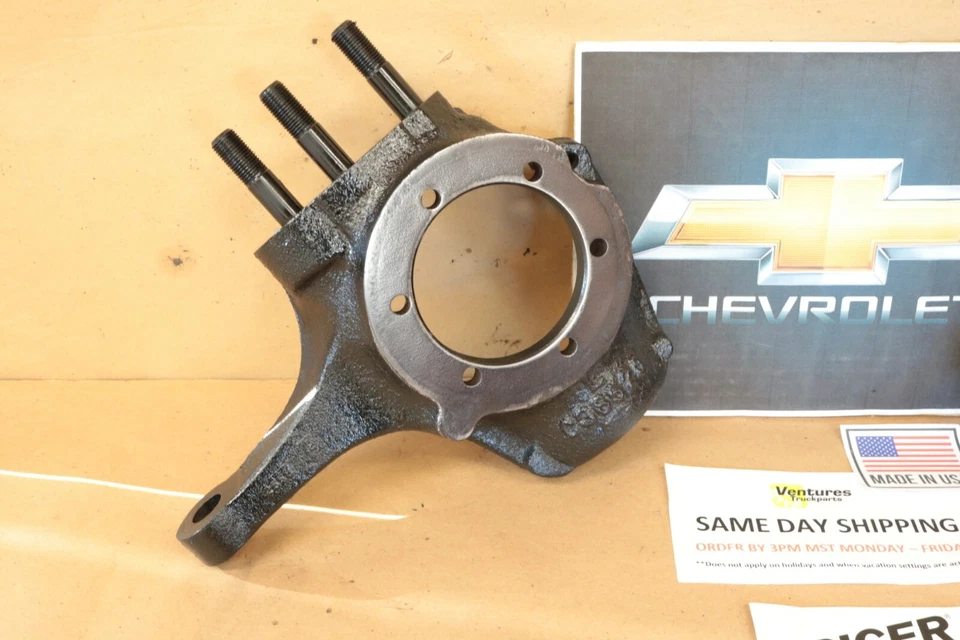 Chevy K5 K10 K20 GMC K15 K25 Dana 44 10 Bolt Flat Top Knuckles  OEM Dana Spicer - Image 4 of 4