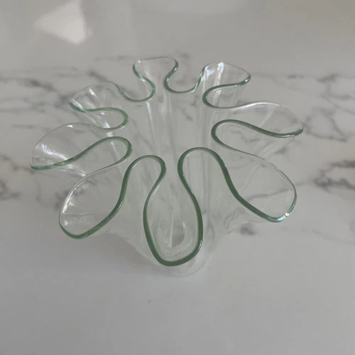 Vintage Murano Italy Filigrana Handkerchief Art Glass Vase ?   MCM Flutes 4"