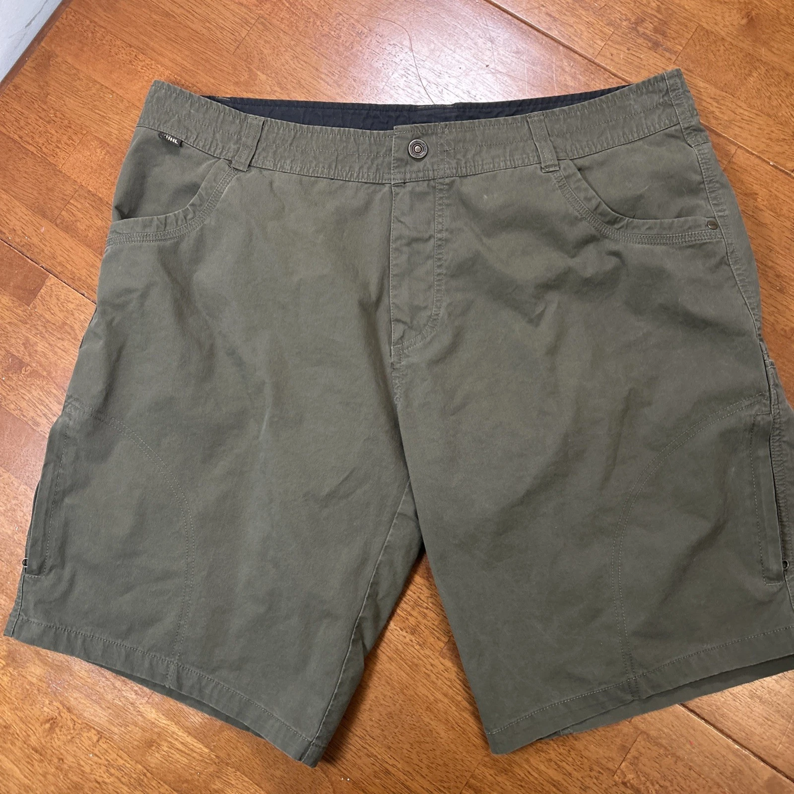 Kuhl Cargo Shorts Men’s Size 40 Army Green Outdoors Hiking Camping