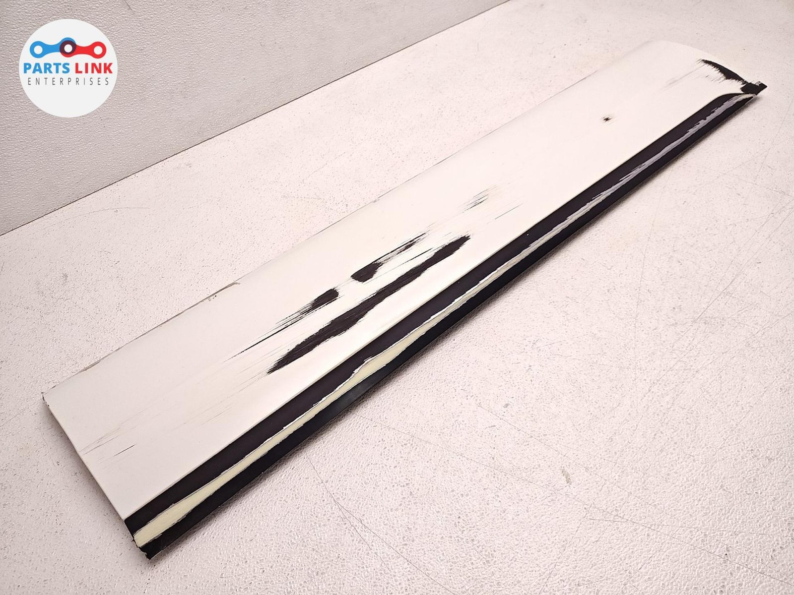 Bentley Bentayga 2016-2020 Front Left Body side trim panel
