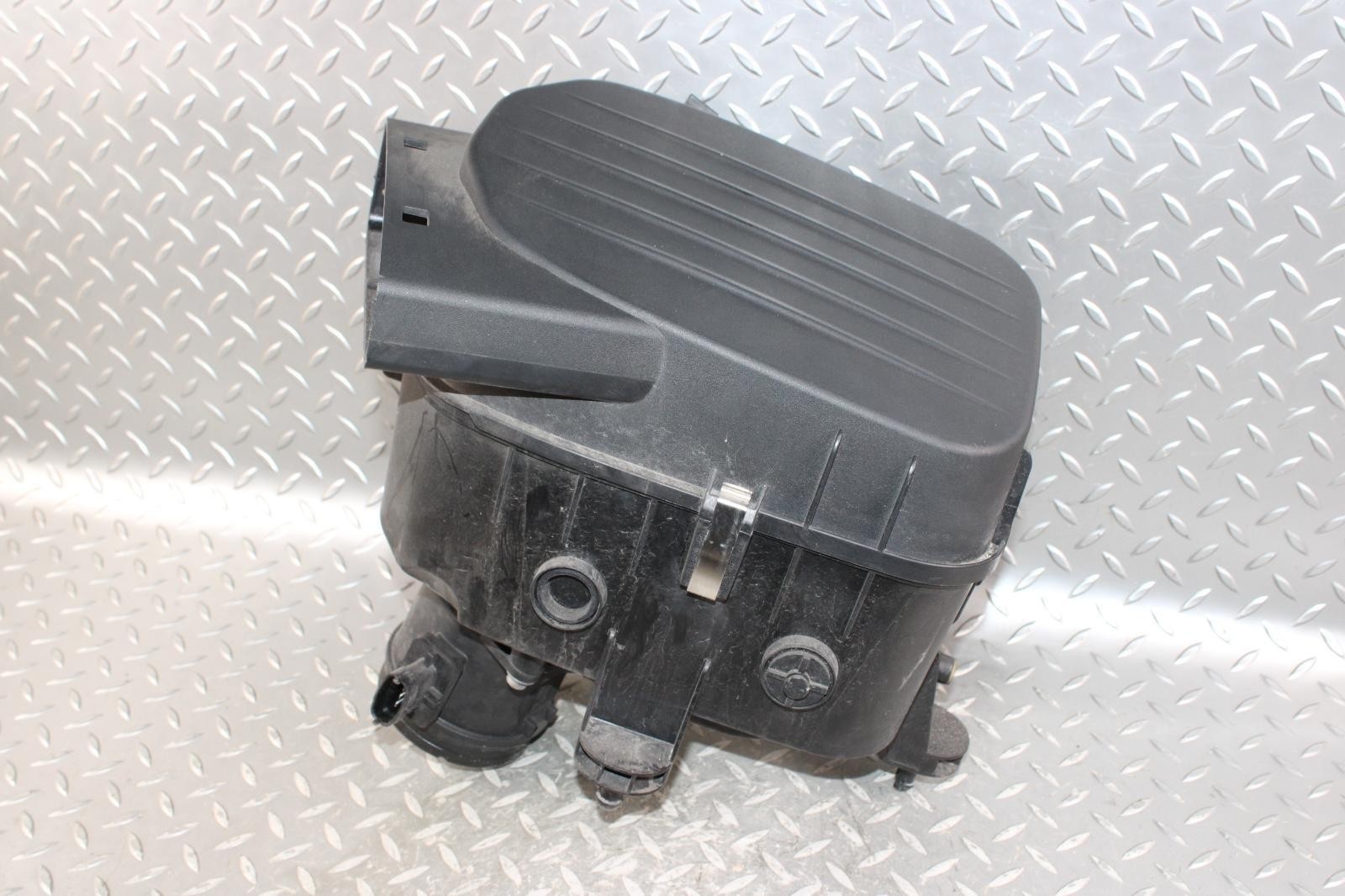 14-17 GHIBLI 3.0L Driver LH Engine Air Intake Filter Cleaner Box OEM Factory OE
