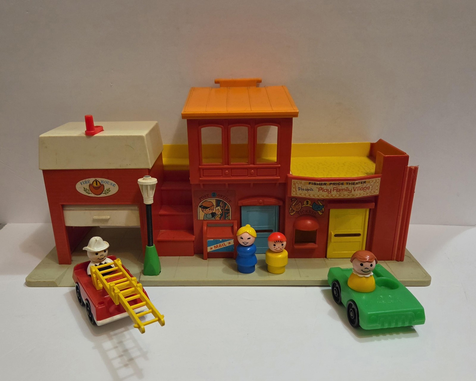 Vintage Fisher-Price Little People Play Family Village 997 Lot Figures Cars Toy