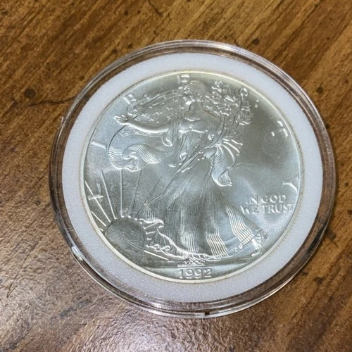1992 U.S. Mint American Silver Eagle One Dollar 1 oz .999 Silver Coin in Capsule